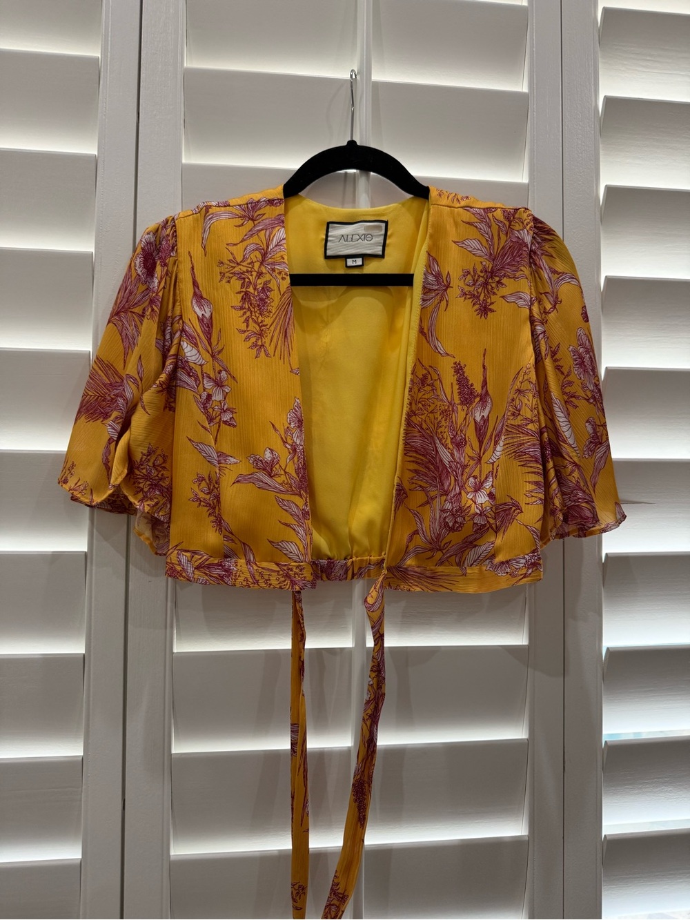 Alexie Floral Yellow Tie-Front Crop Top